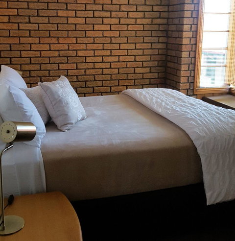 Stanley Village Waterfront Accommodation - QLD Tourism 6