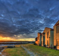 Stanley Village Waterfront Accommodation - QLD Tourism
