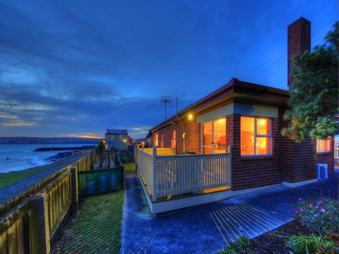 Stanley Village Waterfront Accommodation - QLD Tourism 16