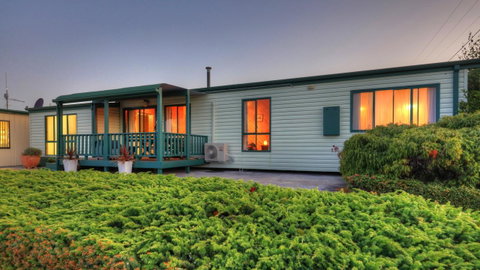 Bicheno Cabin Park - QLD Tourism 25