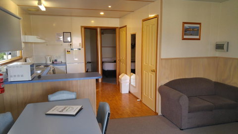 Bicheno Cabin Park - QLD Tourism 2
