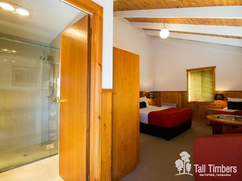 Tall Timbers Tasmania - Queensland Tourism 11