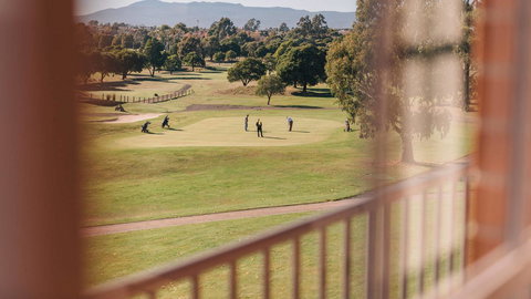Country Club Tasmania - QLD Tourism 24