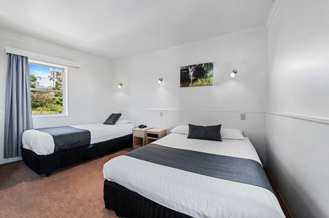 Coach House Launceston - QLD Tourism 16