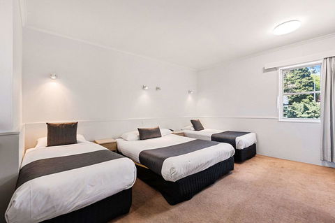 Coach House Launceston - QLD Tourism 14
