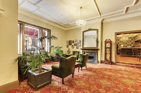 Hadley\'s Orient Hotel - QLD Tourism 12