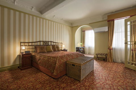 Hadley\'s Orient Hotel - QLD Tourism 26