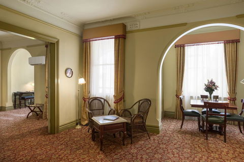 Hadley\'s Orient Hotel - QLD Tourism 22