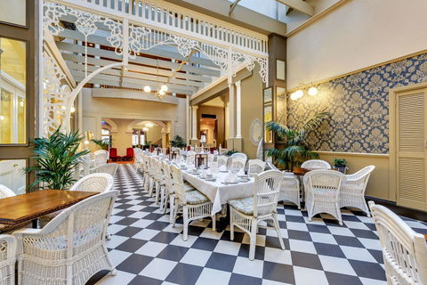 Hadley\'s Orient Hotel - QLD Tourism 2