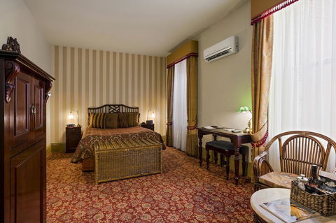 Hadley\'s Orient Hotel - QLD Tourism 31