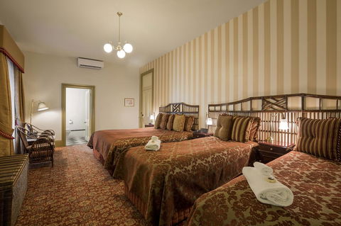Hadley\'s Orient Hotel - QLD Tourism 20