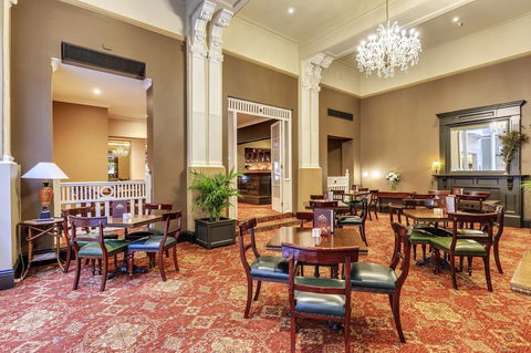 Hadley\'s Orient Hotel - QLD Tourism 10