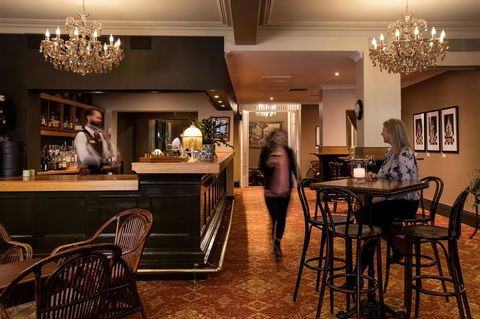 Hadley\'s Orient Hotel - QLD Tourism 15