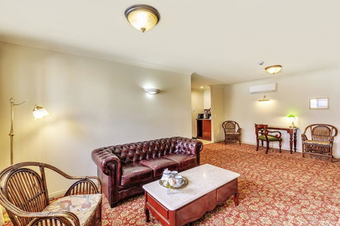 Hadley\'s Orient Hotel - QLD Tourism 17