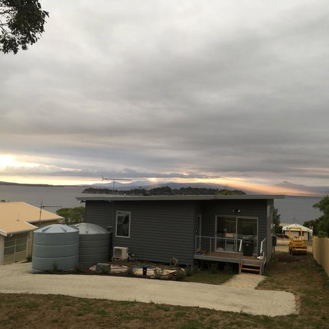 Couples Getaway On Bruny Island - QLD Tourism 8