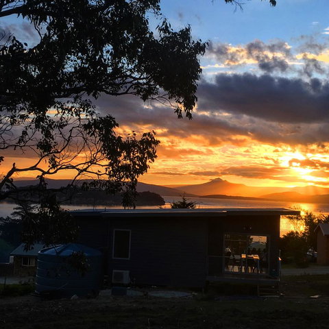 Couples Getaway On Bruny Island - QLD Tourism 28