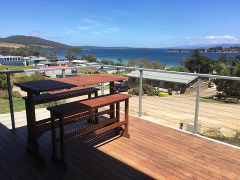 Couples Getaway On Bruny Island - QLD Tourism 7