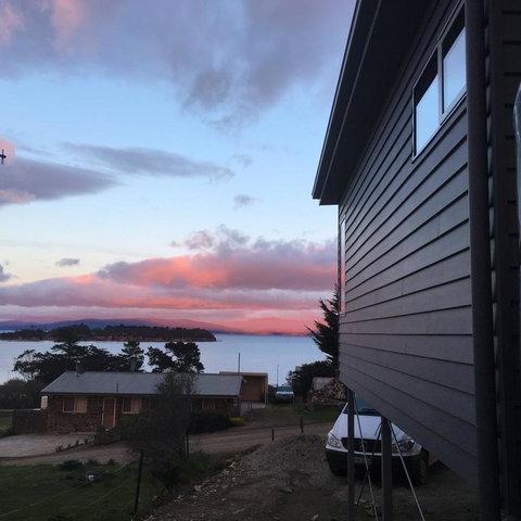 Couples Getaway On Bruny Island - QLD Tourism 3