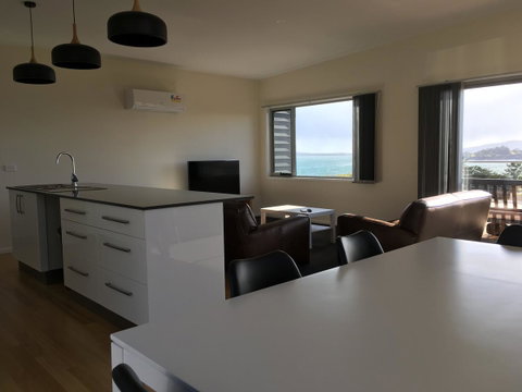 Couples Getaway On Bruny Island - QLD Tourism 19