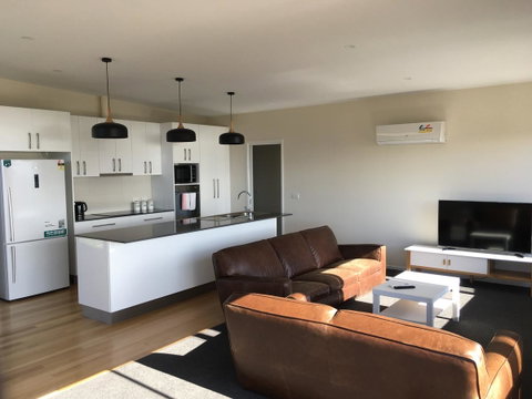 Couples Getaway On Bruny Island - QLD Tourism 23
