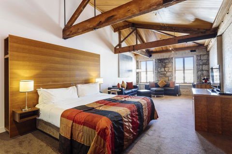 The Henry Jones Art Hotel - QLD Tourism 6
