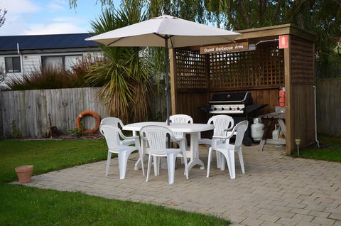 Castaway Holiday Apartments - QLD Tourism 13