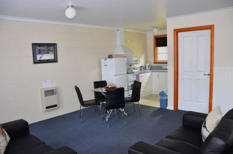 Castaway Holiday Apartments - QLD Tourism 12