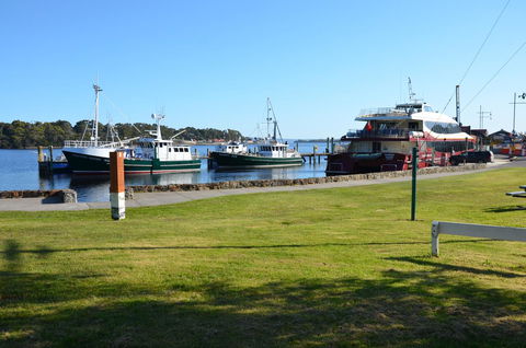 Castaway Holiday Apartments - QLD Tourism 7