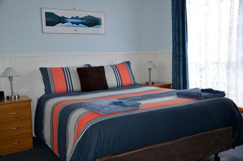 Castaway Holiday Apartments - QLD Tourism 15