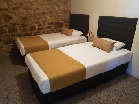 The Richmond Arms Hotel - QLD Tourism 8