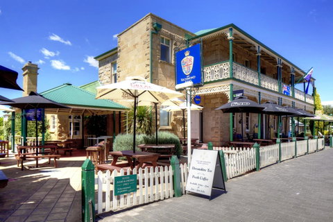 The Richmond Arms Hotel - QLD Tourism 1