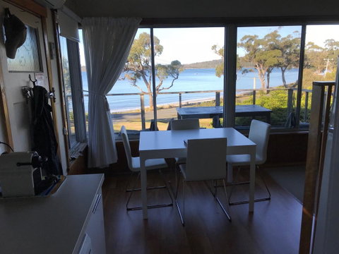 Summertime Cottage - QLD Tourism 9