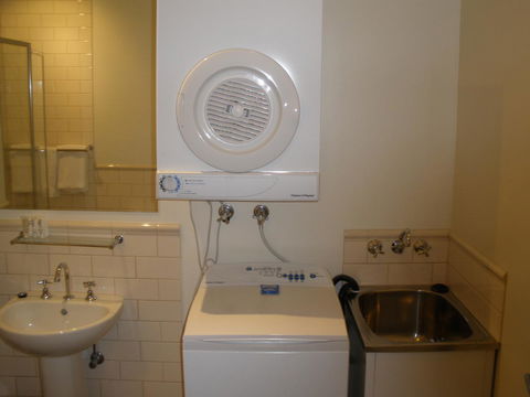 Launceston Central Apartment Hotel Official - QLD Tourism 23