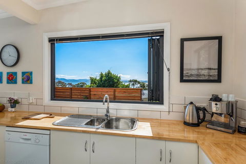 The Sandy Sister - QLD Tourism 0