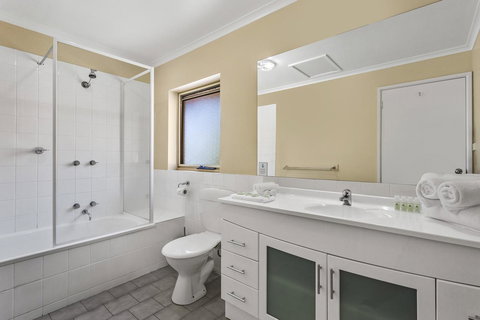 Elphin Serviced Apartments - Queensland Tourism 38