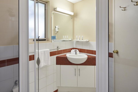 Elphin Serviced Apartments - Queensland Tourism 6