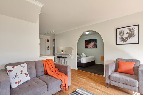 Elphin Serviced Apartments - Queensland Tourism 11