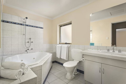 Elphin Serviced Apartments - Queensland Tourism 37