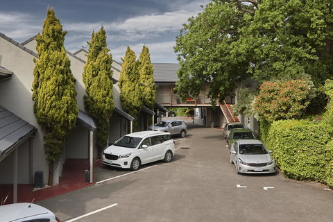 Elphin Serviced Apartments - Queensland Tourism 12