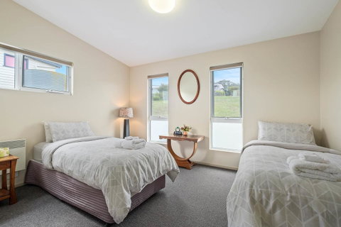 Manfield Seaside Bruny Island - QLD Tourism 15