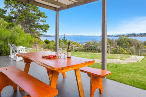 Manfield Seaside Bruny Island - QLD Tourism 7