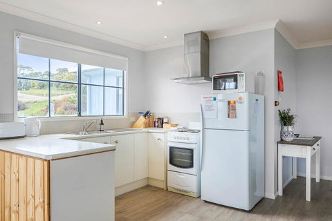 Omaroo Cottage Bruny Island - QLD Tourism 8