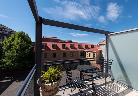 Sullivans Cove Apartments - QLD Tourism 16