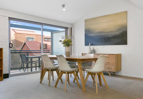 Sullivans Cove Apartments - QLD Tourism 0
