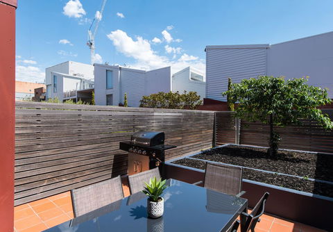 Sullivans Cove Apartments - QLD Tourism 36