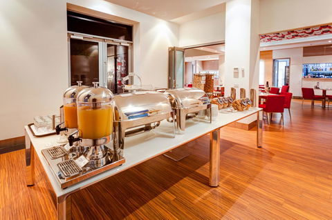 Mantra Charles Hotel - QLD Tourism 18