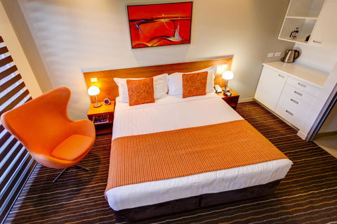 Mantra Charles Hotel - QLD Tourism 24