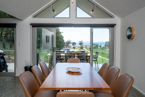 Adventure Bay Retreat Bruny Island - QLD Tourism 26