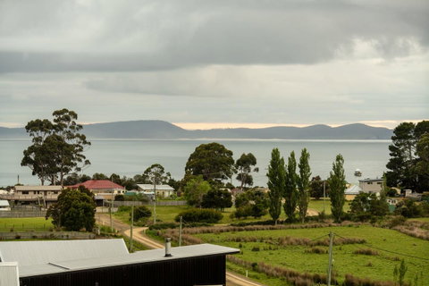 Adventure Bay Retreat Bruny Island - QLD Tourism 44