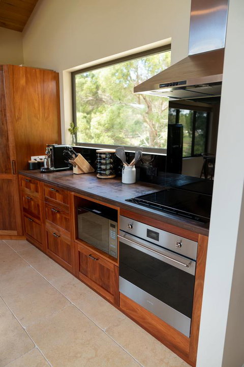 Adventure Bay Retreat Bruny Island - QLD Tourism 20